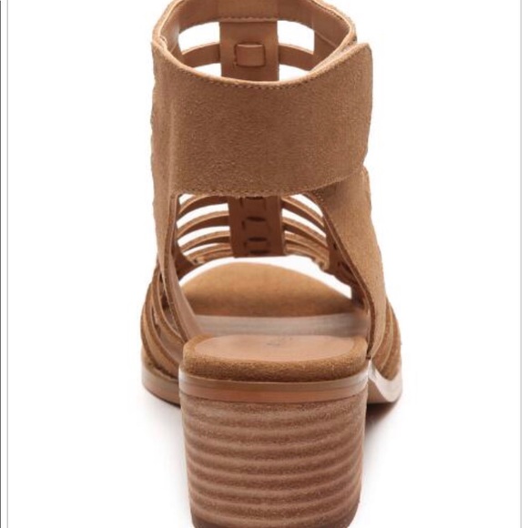 Stunning wear with everything sandals NWOT 7.5 - Picture 4 of 5